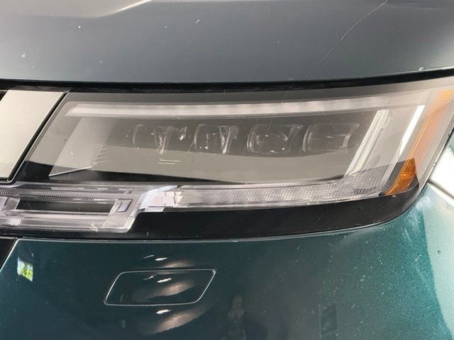Used 2023 Land Rover Range Rover SE AWD/4WD image 12
