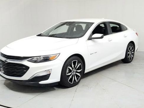 Used 2023 Chevrolet Malibu RS image 1