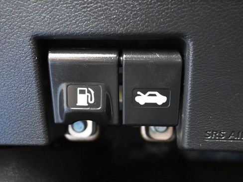 Used 2021 Nissan Kicks S image 22