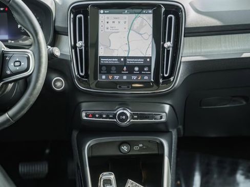 Used 2023 Volvo XC40 B5 Plus w/ Protection Package Premier AWD/4WD image 22