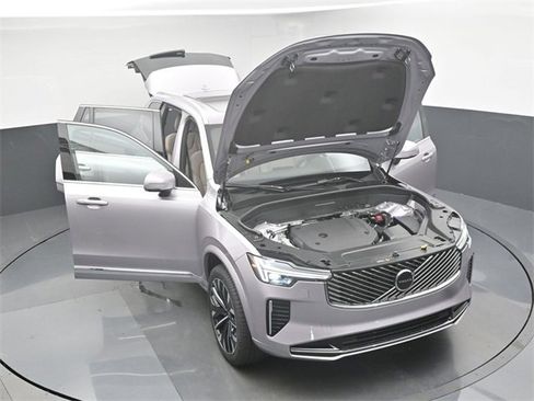 New 2026 Volvo XC90 B6 Core image 50