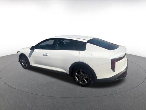 Used 2025 Kia K4 LXS image 10