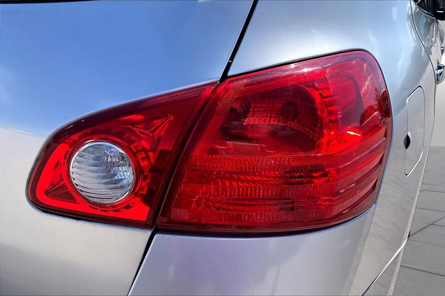 Used 2011 Nissan Rogue S FWD image 27
