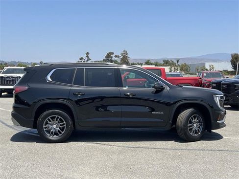 New 2025 GMC Acadia Elevation image 2