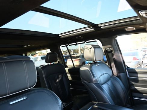 Used 2024 Jeep Grand Wagoneer L Series II AWD/4WD image 33
