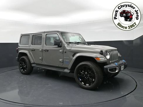 Used 2022 Jeep Wrangler Unlimited Sahara w/ Cold Weather Group AWD/4WD image 1