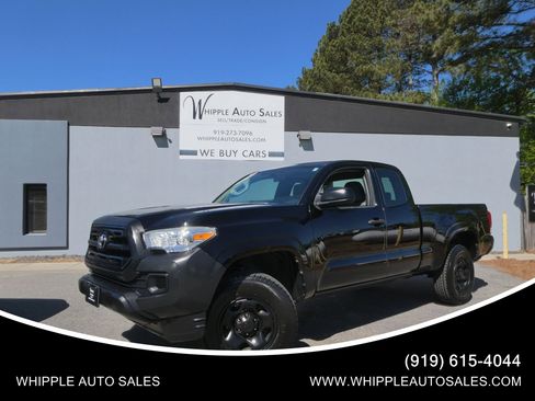 Used 2016 Toyota Tacoma SR image 1
