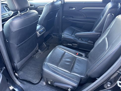 Used 2017 Toyota Highlander Limited AWD/4WD image 18
