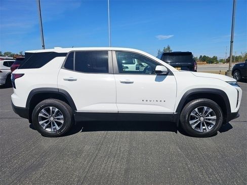 New 2026 Chevrolet Equinox LT w/ Safety and Technology Package image 12