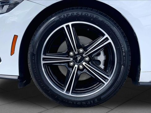 Used 2025 Ford Mustang Premium RWD image 10