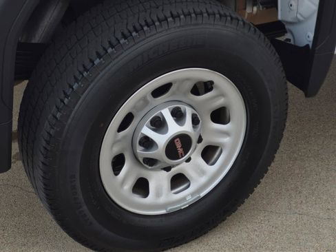 Used 2024 GMC Sierra 2500 Pro w/ Convenience Package image 7