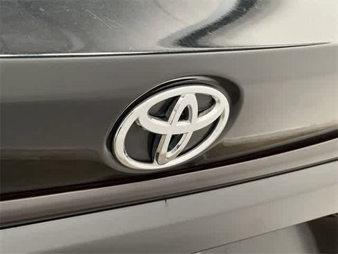 Used 2021 Toyota Corolla LE image 25