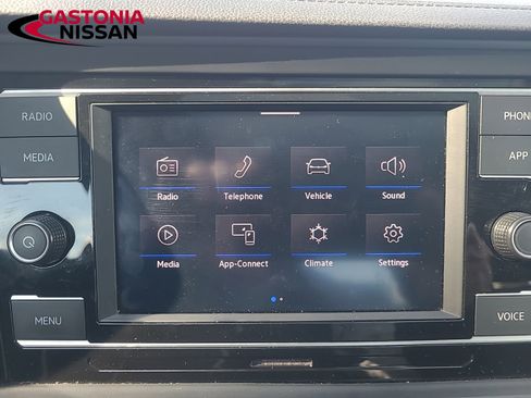 Used 2024 Volkswagen Jetta SE image 36