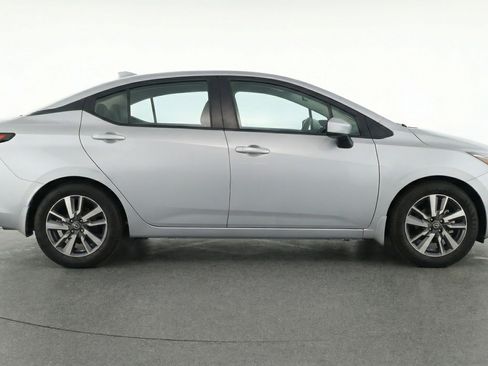 Used 2025 Nissan Versa SV image 11