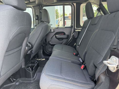 Used 2024 Jeep Wrangler Unlimited Sport AWD/4WD image 14