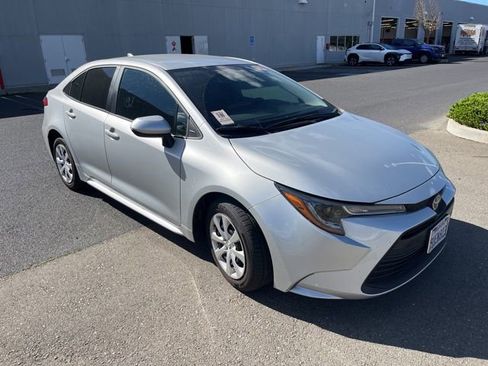 Used 2025 Toyota Corolla LE image 1