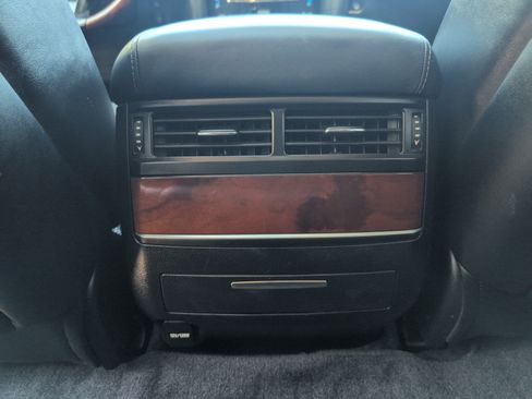 Used 2017 Lexus LX 570 4WD w/ Luxury Package image 40