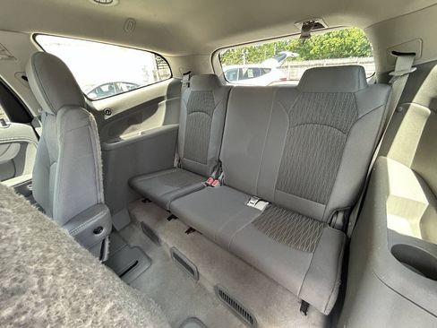 Used 2015 Chevrolet Traverse LT w/ Traveler's Package FWD image 8