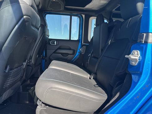 Used 2024 Jeep Wrangler Unlimited Rubicon 4xe image 12