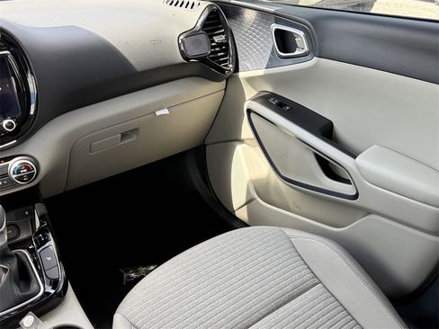New 2025 Kia Soul EX image 17