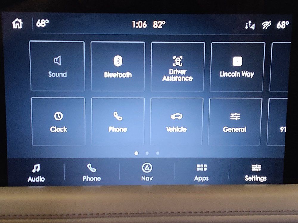 Used 2020 Lincoln Aviator Reserve w/ Equipment Group 201A RWD image 25