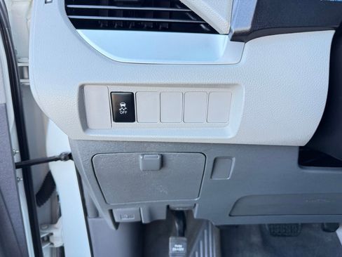 Used 2019 Toyota Sienna L w/ Carpet Mat Package image 20