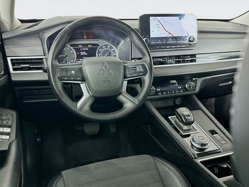 Used 2024 Mitsubishi Outlander SE FWD image 18