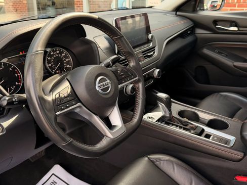 Used 2022 Nissan Altima 2.5 SR AWD/4WD image 8