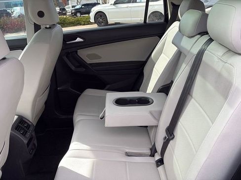 Used 2021 Volkswagen Tiguan SE w/ Panoramic Sunroof Package AWD/4WD image 14