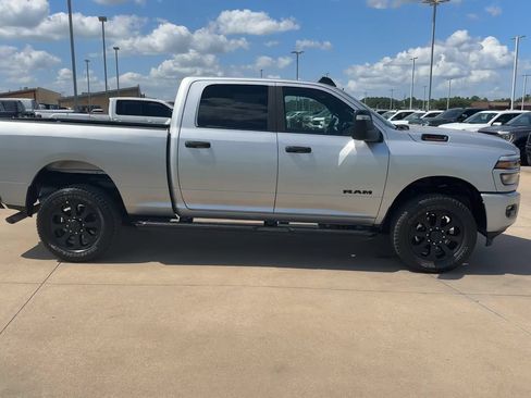 Used 2026 RAM 2500 Big Horn AWD/4WD image 2