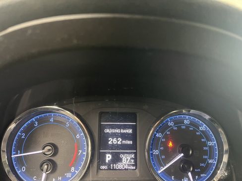 Used 2018 Toyota Corolla LE image 8