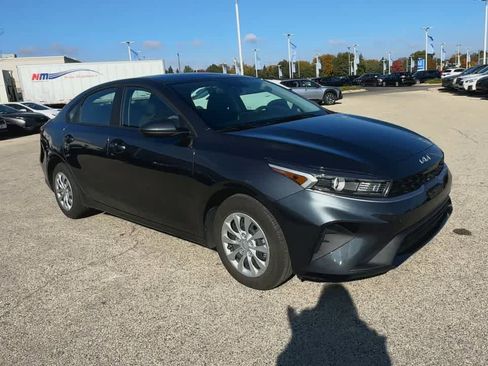 Used 2022 Kia Forte Sedan image 2
