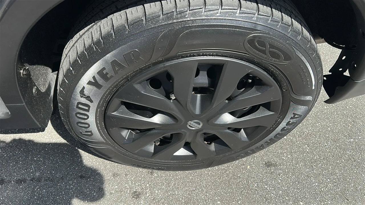 Used 2017 Nissan Rogue S FWD image 18