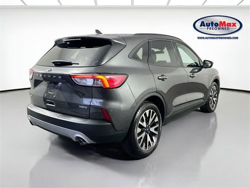 Used 2020 Ford Escape SE Sport image 2