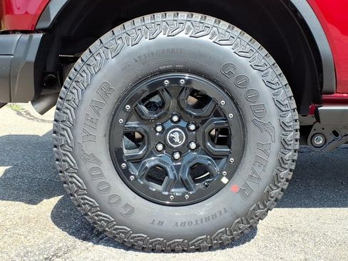 New 2026 Ford Bronco Badlands w/ Sasquatch Package AWD/4WD image 7