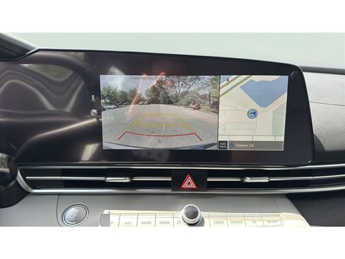 Used 2025 Hyundai Elantra Limited FWD image 22