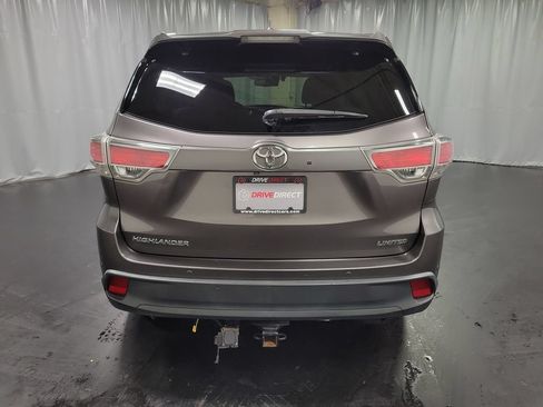 Used 2016 Toyota Highlander Limited w/ Driver Technology Package FWD image 7