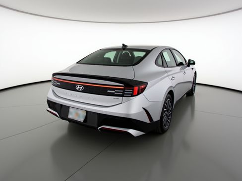 Used 2025 Hyundai Sonata SEL image 9