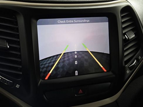 Used 2016 Jeep Cherokee Limited image 15