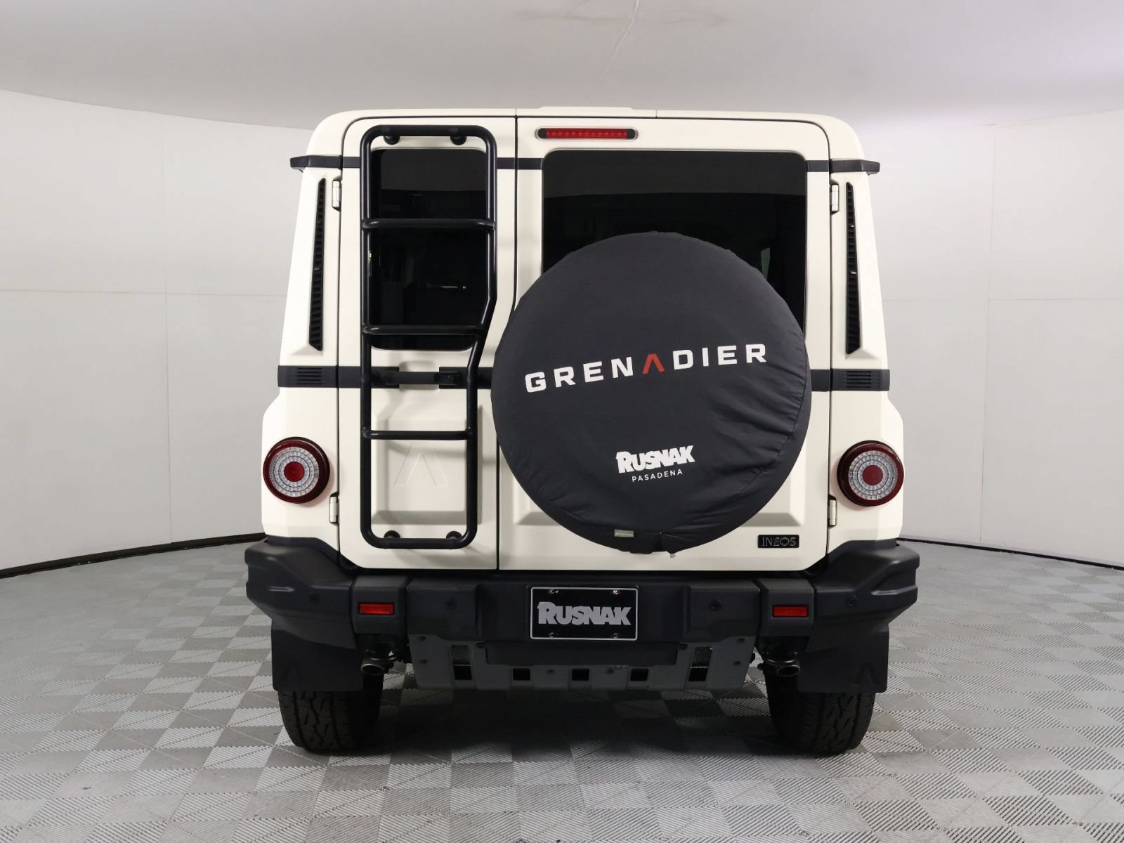 Used 2024 INEOS Grenadier Station Wagon AWD/4WD image 5