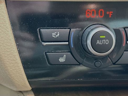 Used 2013 BMW 528i xDrive Sedan image 19