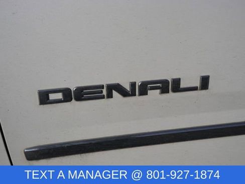 Used 2019 GMC Yukon Denali image 9