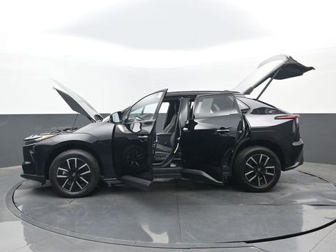 Used 2026 Toyota bZ FWD image 32