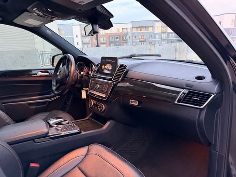 Used 2019 Mercedes-Benz GLS 550 4MATIC w/ Driver Assistance Package image 23