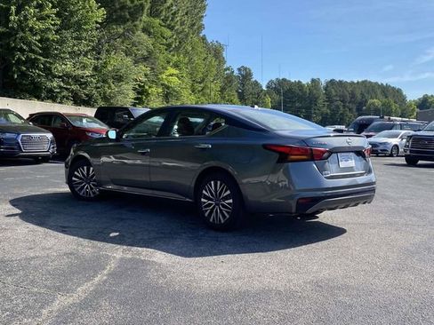 Used 2023 Nissan Altima 2.5 SV FWD image 6