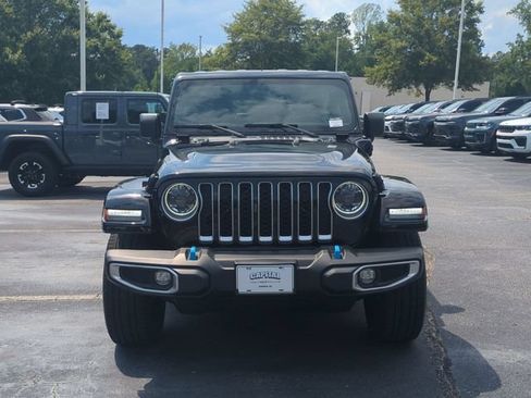 Used 2023 Jeep Wrangler Unlimited Sahara w/ Cold Weather Group AWD/4WD image 8