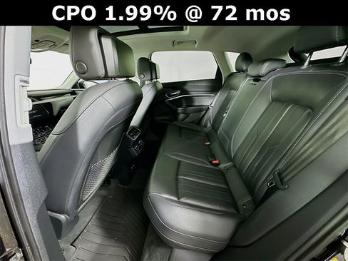 Used 2023 Audi e-tron Premium image 17