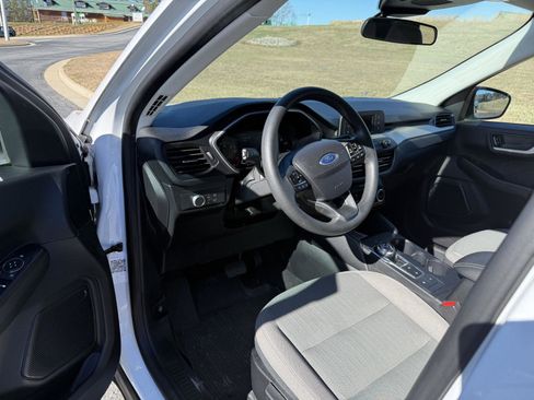 Used 2021 Ford Escape S image 11