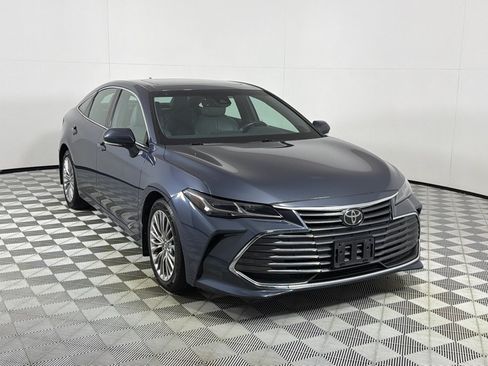 Used 2020 Toyota Avalon Limited w/ All Weather Liner Package FWD image 3