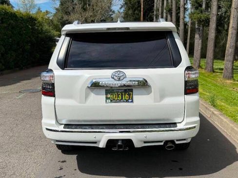 Used 2018 Toyota 4Runner Limited AWD/4WD image 8